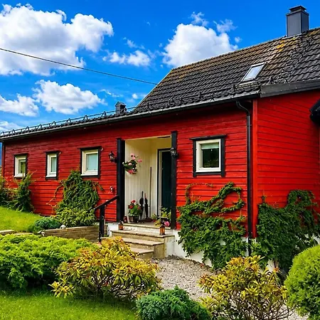 Charming Casa Hauge Bb Sunset Gjestgiverier Sandane