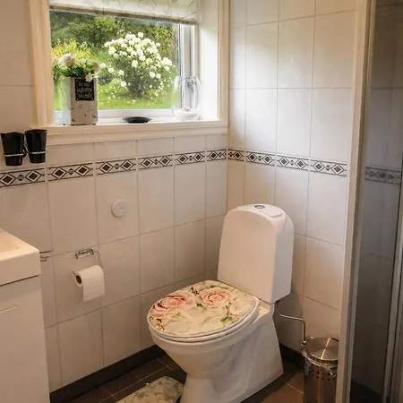 Charming Casa Hauge Bb Sunset Gjestgiverier Sandane