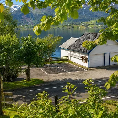 Charming Casa Hauge Bb Sunset Gjestgiverier Sandane